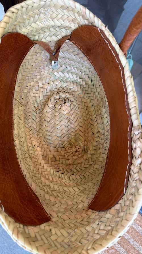 Cesta artigianale in paglia con iniziale in cuoio 🌴– misura piccola con manici e tracolla regolabile inclusa☀️