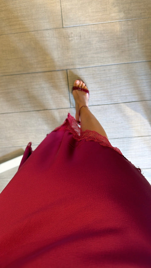 Abito sottoveste asimmetrico con pizzo.🍂