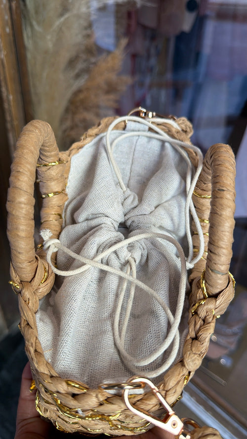 Borsa piccola “intrecciata con lurex oro”☀️