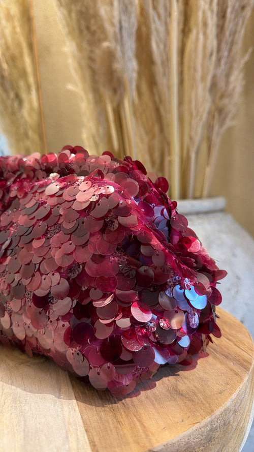 Clutch “Ruby Paillettes”🌺