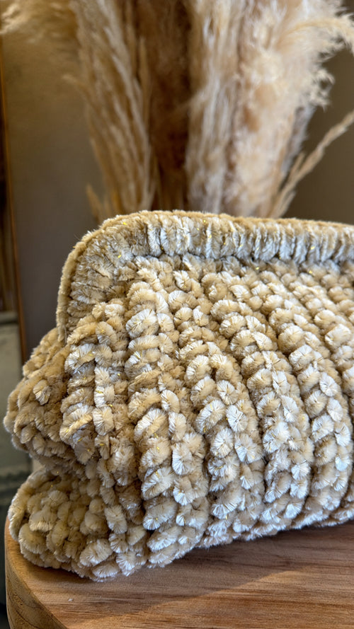 Pochette intrecciata in velluto e lurex✨