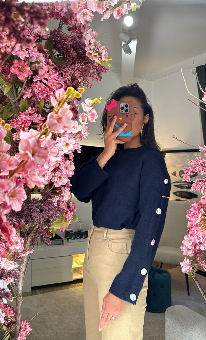Maglione blu navy con maxi bottoni rivestiti in tessuti floreali🌸