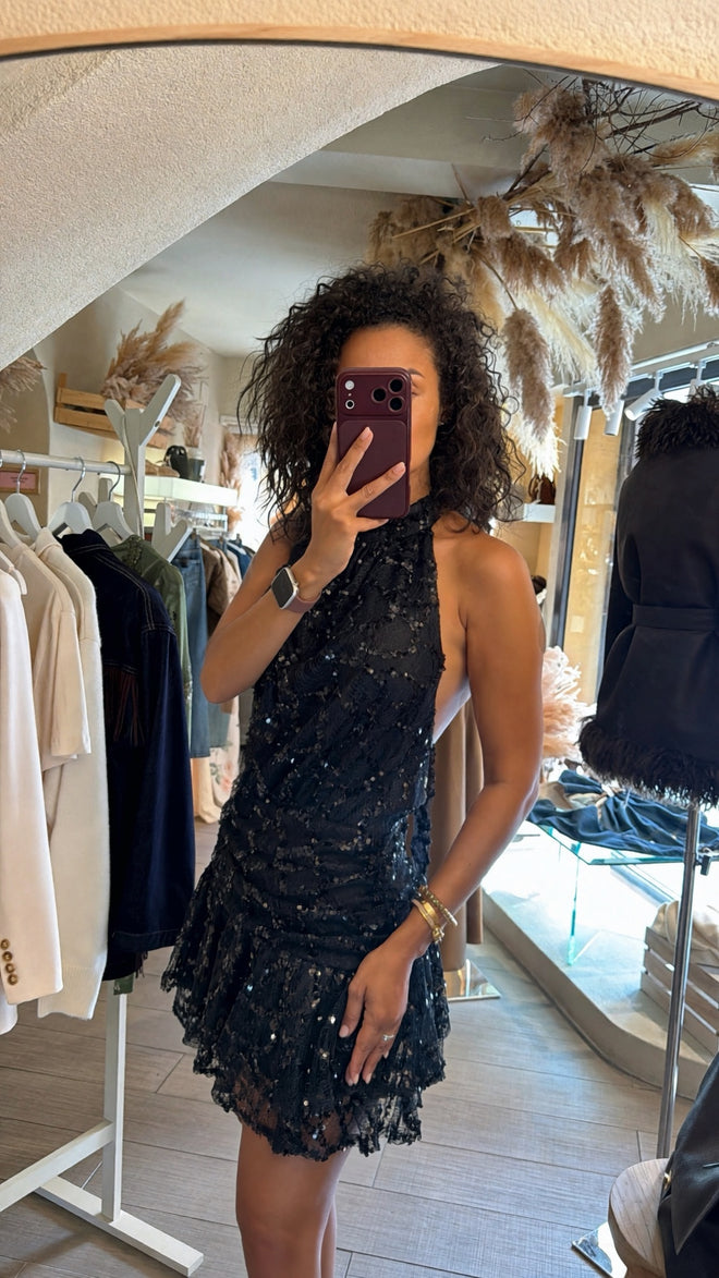Abito in pizzo e paillettes con schiena scoperta🤎