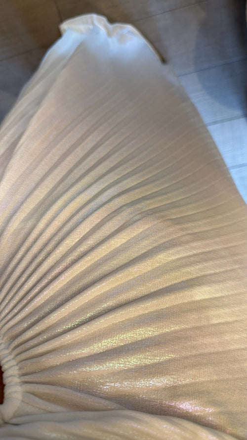 Abito “Monospalla laminato con taglio asimmetrico”