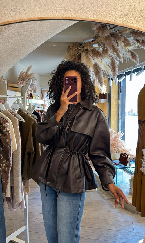 Giacca in ecopelle con coulisse regolabile in vita🤎