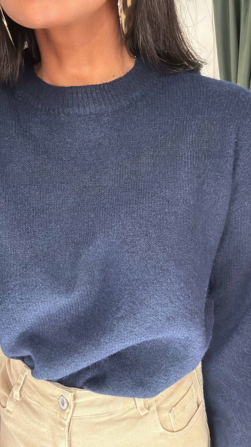 Maglione blu navy con maxi bottoni rivestiti in tessuti floreali🌸