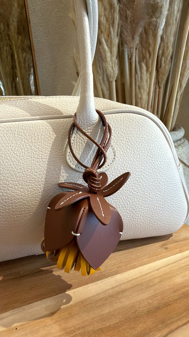 Charm “fiore in pelle”🌼