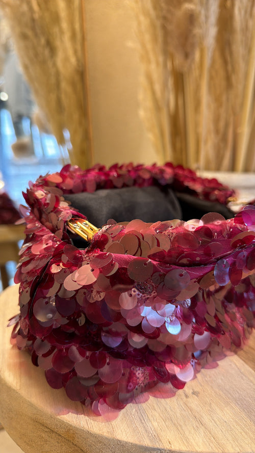 Clutch “Ruby Paillettes”🌺