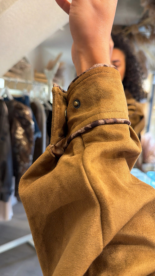 Bomber “Siena in eco suede con bordini a contrasto”🤎