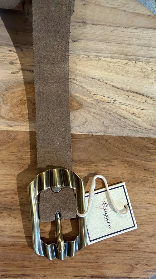 Cintura con fibbia rettangolare lavorata ✨