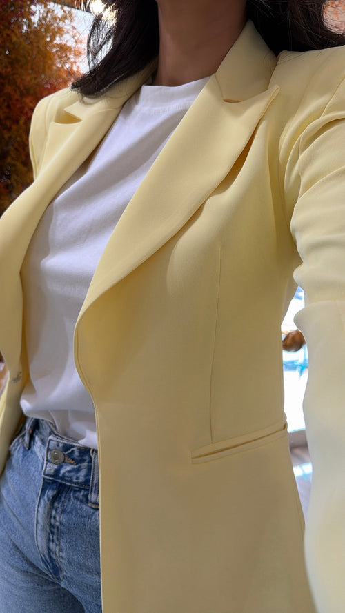 Blazer Soleil☀️ – Spalle imbottite, maniche a campana.