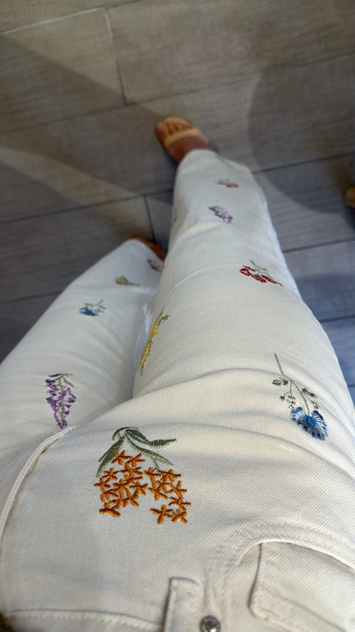 Pantalone ricamato “Giardino fiorito”🌾