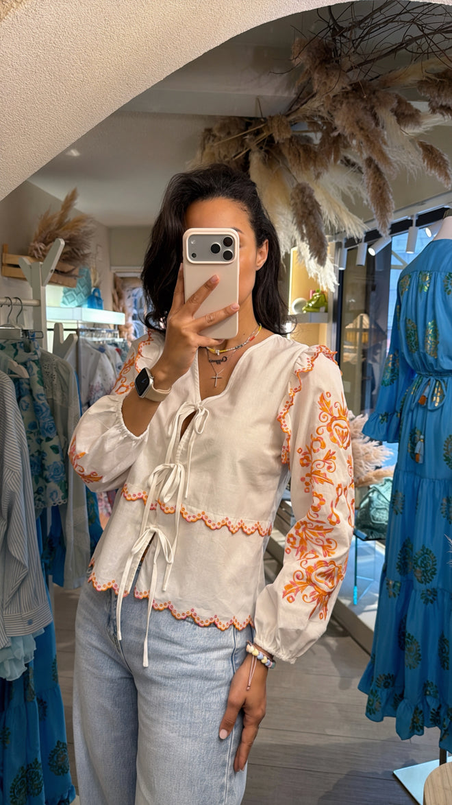 Blusa ricamata🧡