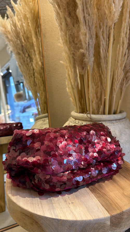 Clutch “Ruby Paillettes”🌺