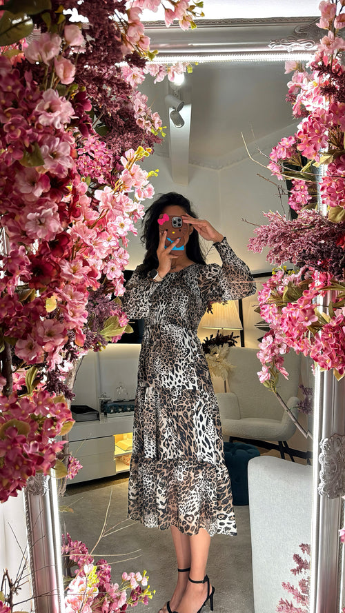 Abito Leopardato con Dettagli Nido d'Ape 🖤
